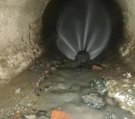 老新镇市政管道清淤